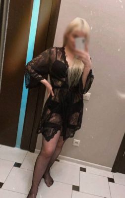 Студентка индивидуалка Алёна, рост: 153, вес: 44