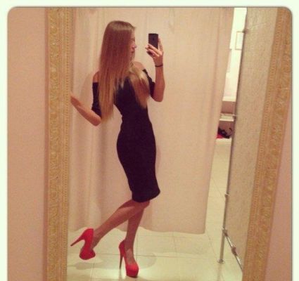 Эля, 23 лет — госпожа со страпоном