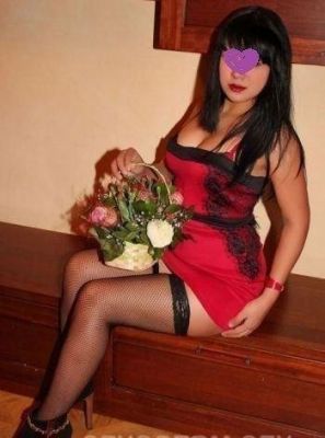 Адель — проститутка с большой грудью, от 3500 руб. в час